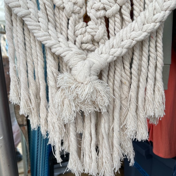 Macrame hanging - Picture 3 of 3